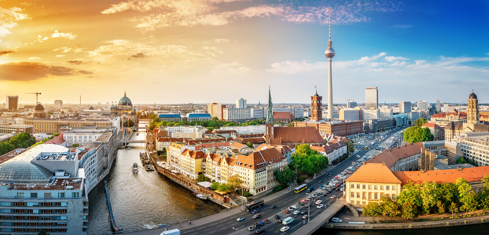 Bild vom Stadtzentrum Berlin bei Sonnenuntergang