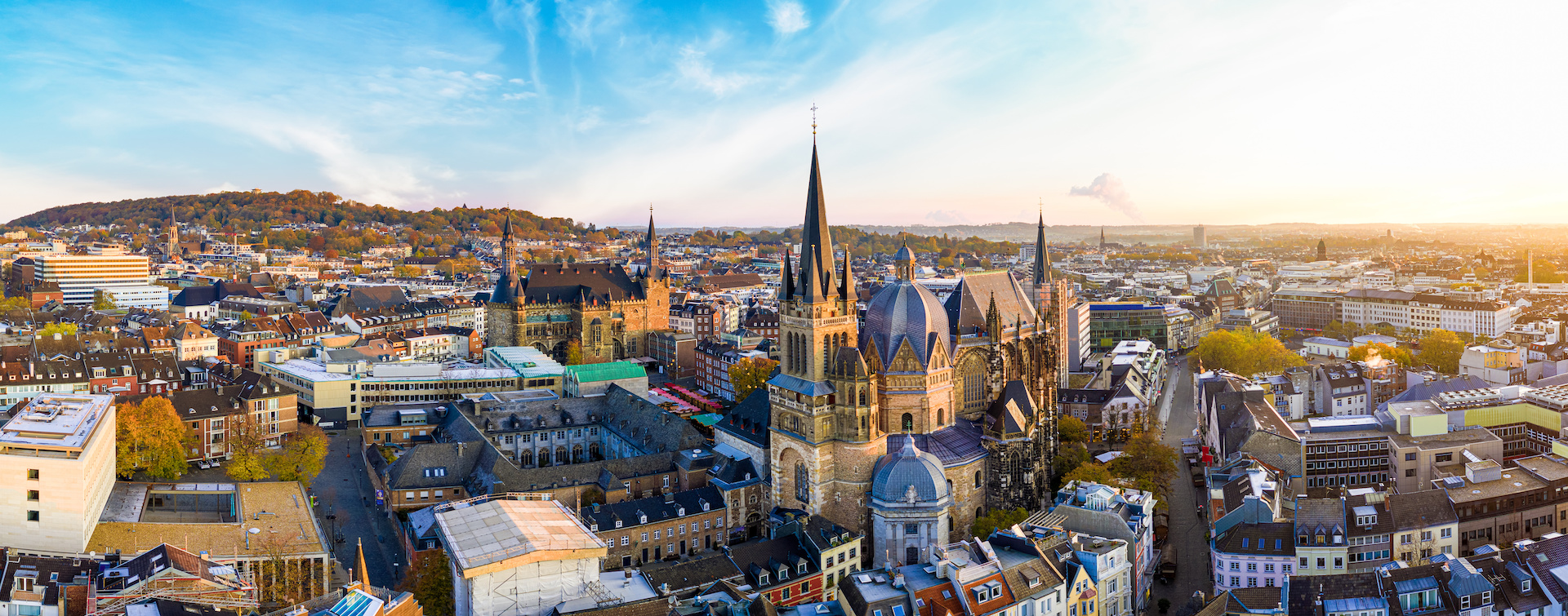 Panorama Aachen Stadtbild mit Dom und Rauthaus, Dreiländereck