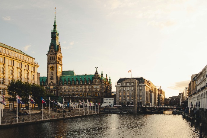 https://unsplash.com/photos/nt1NvYrnxsg