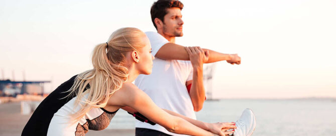 Fitnessübungen am Meer
